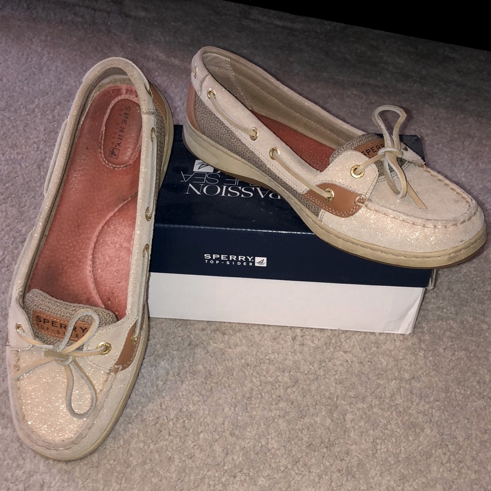 Sperry Topsider women’s deck shoe size 11. Gold leather and natural